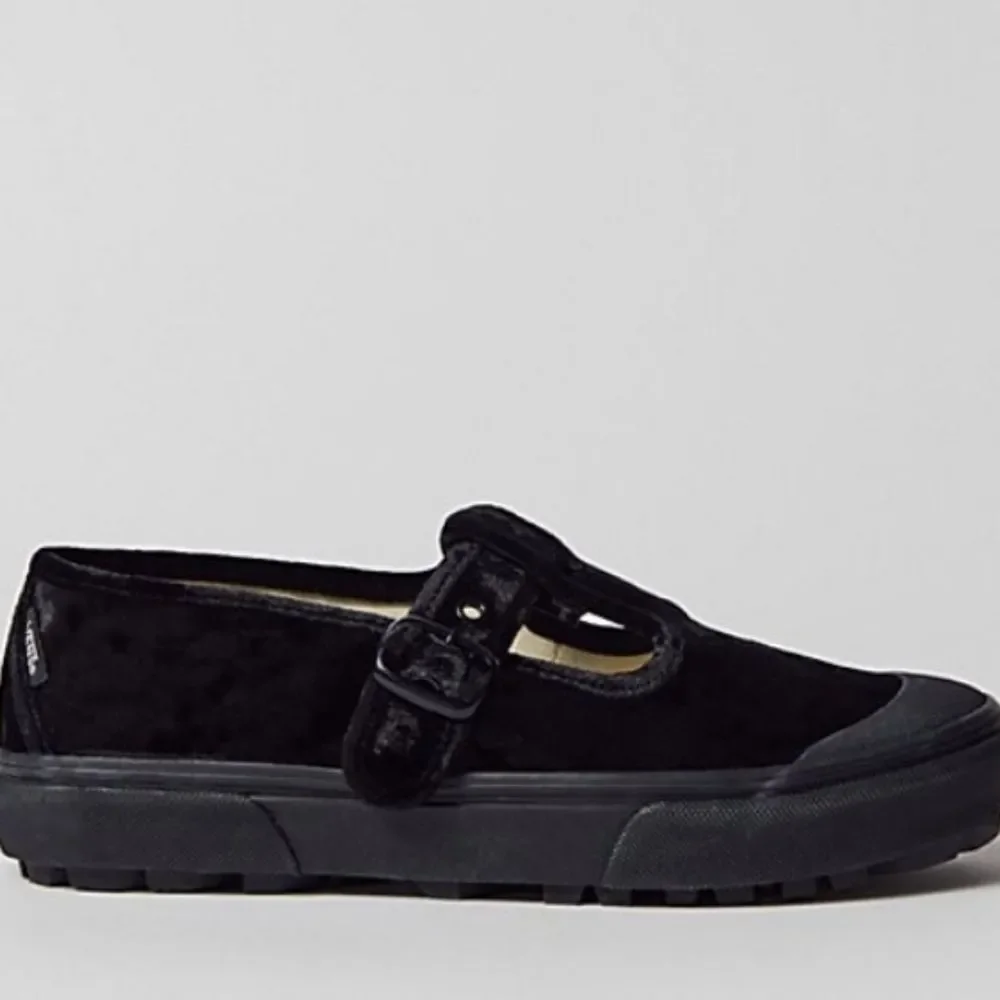 Vans Style 93 Velvet Mary‎ Jane Sneaker- Black